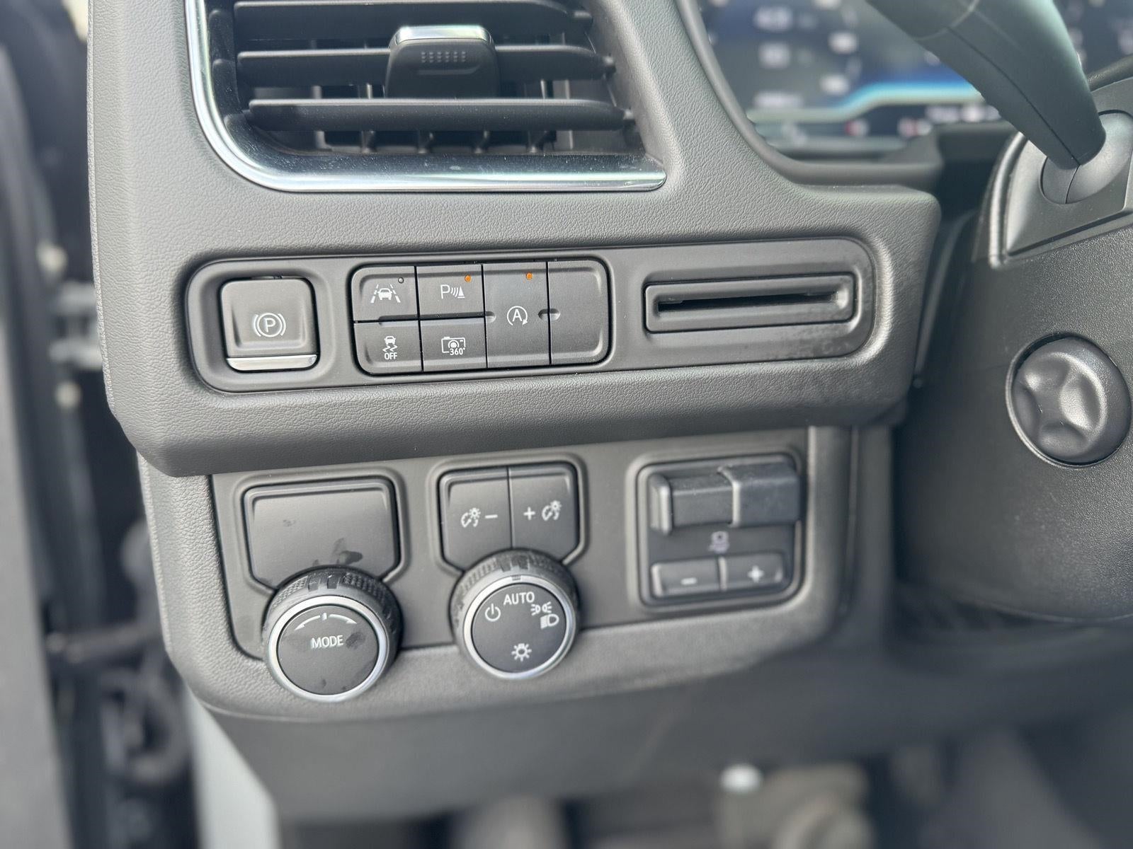 2023 Chevrolet Suburban RST