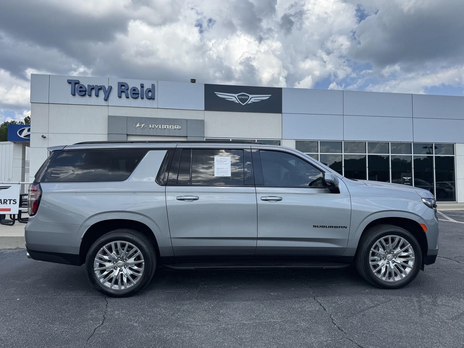 2023 Chevrolet Suburban RST