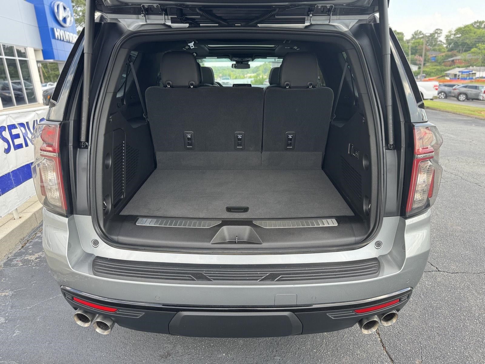 2023 Chevrolet Suburban RST