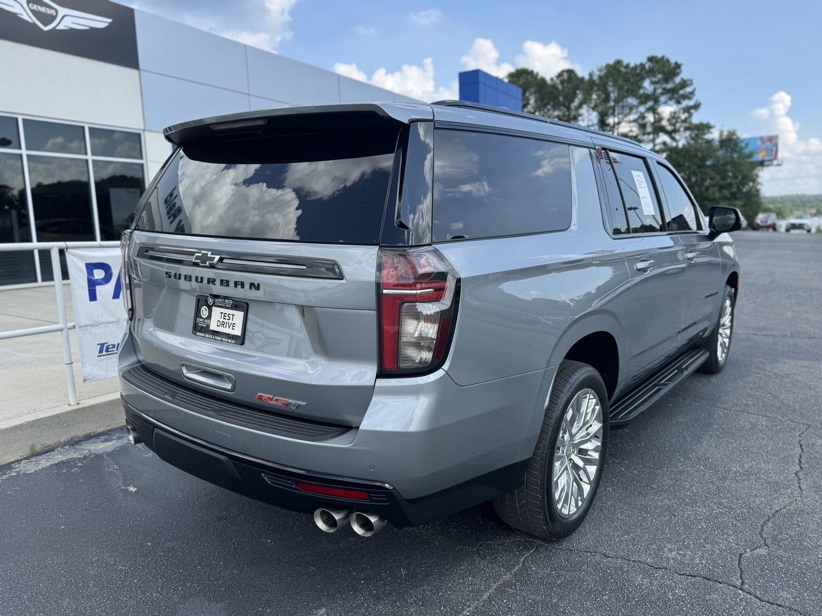 2023 Chevrolet Suburban RST