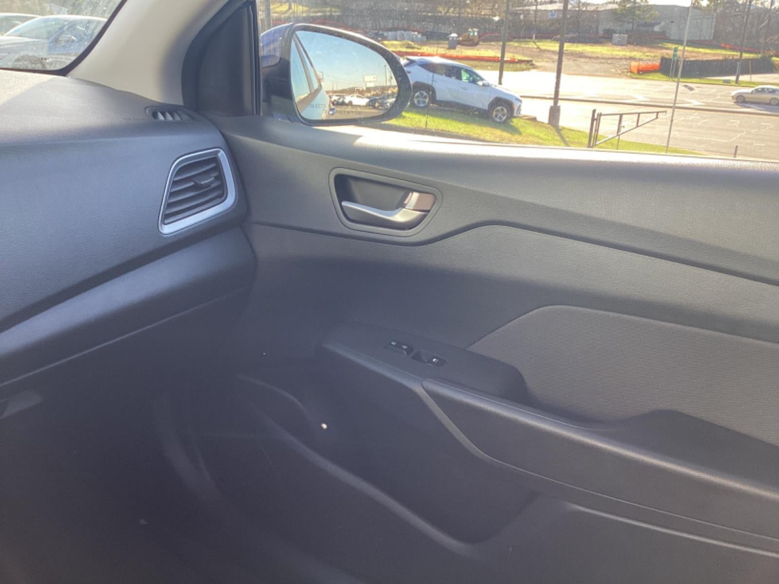 2022 Hyundai ACCENT SE