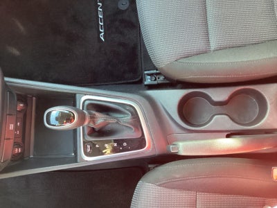 2022 Hyundai ACCENT SE