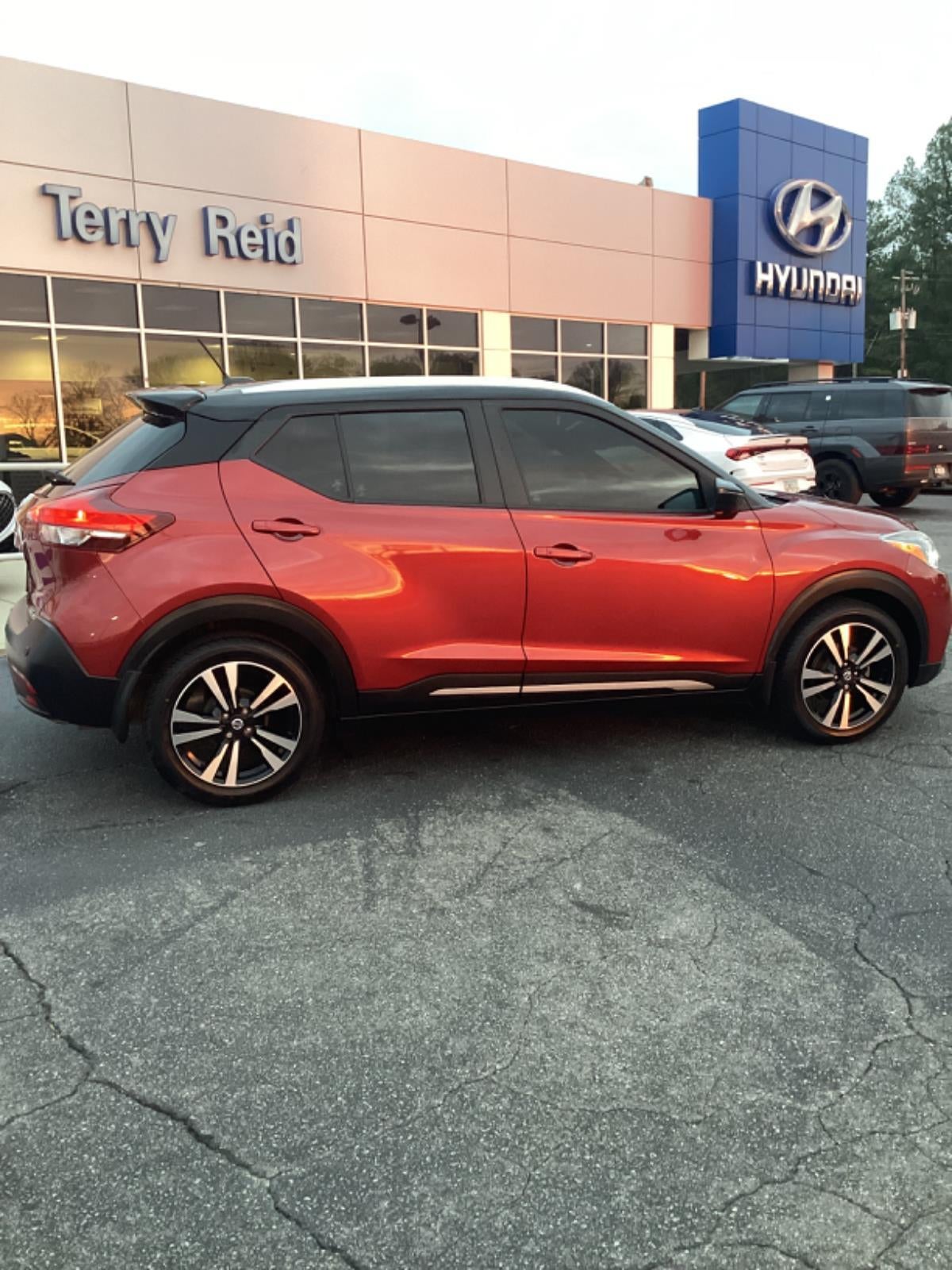 2020 Nissan Kicks SR