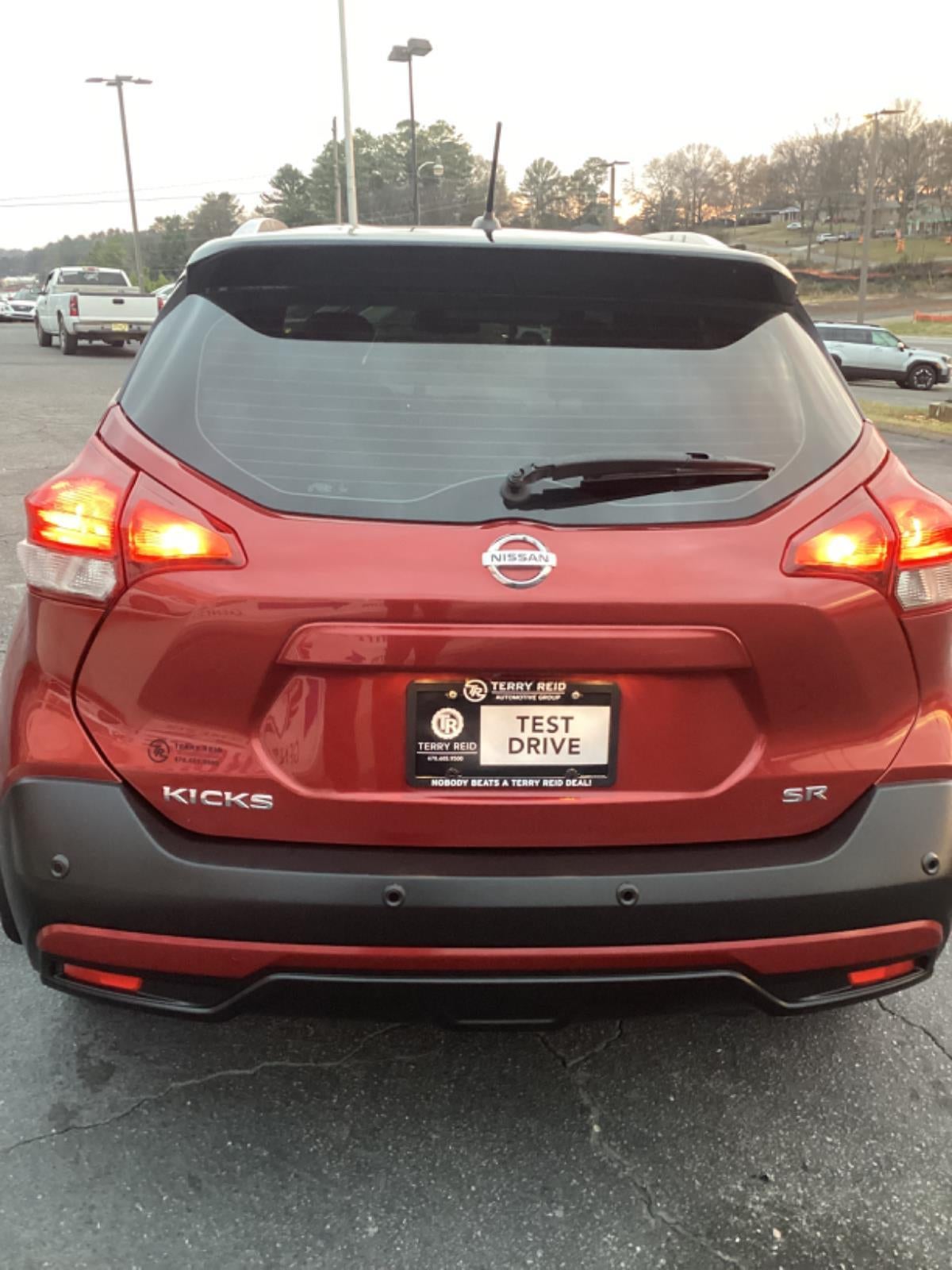 2020 Nissan Kicks SR