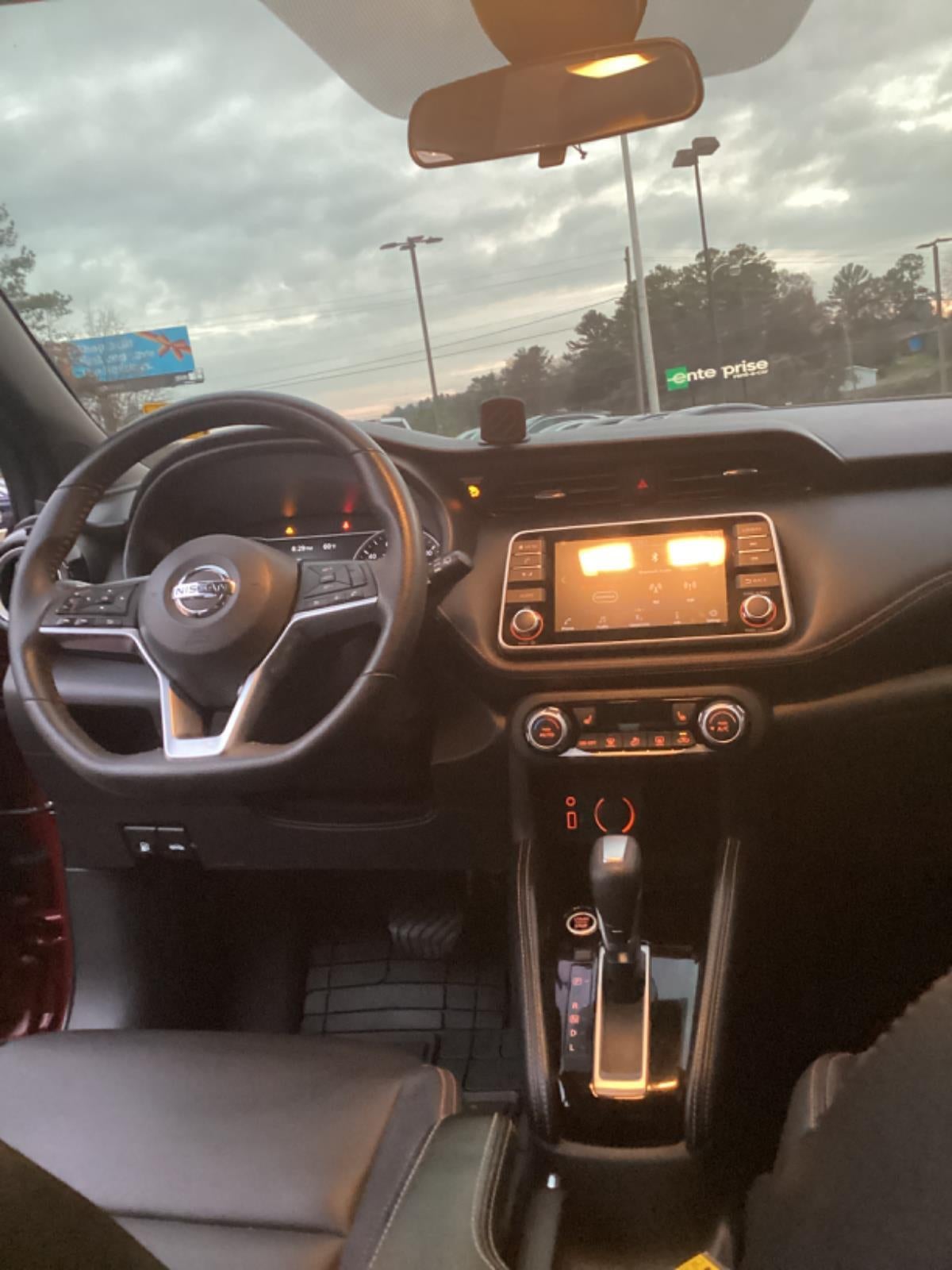 2020 Nissan Kicks SR